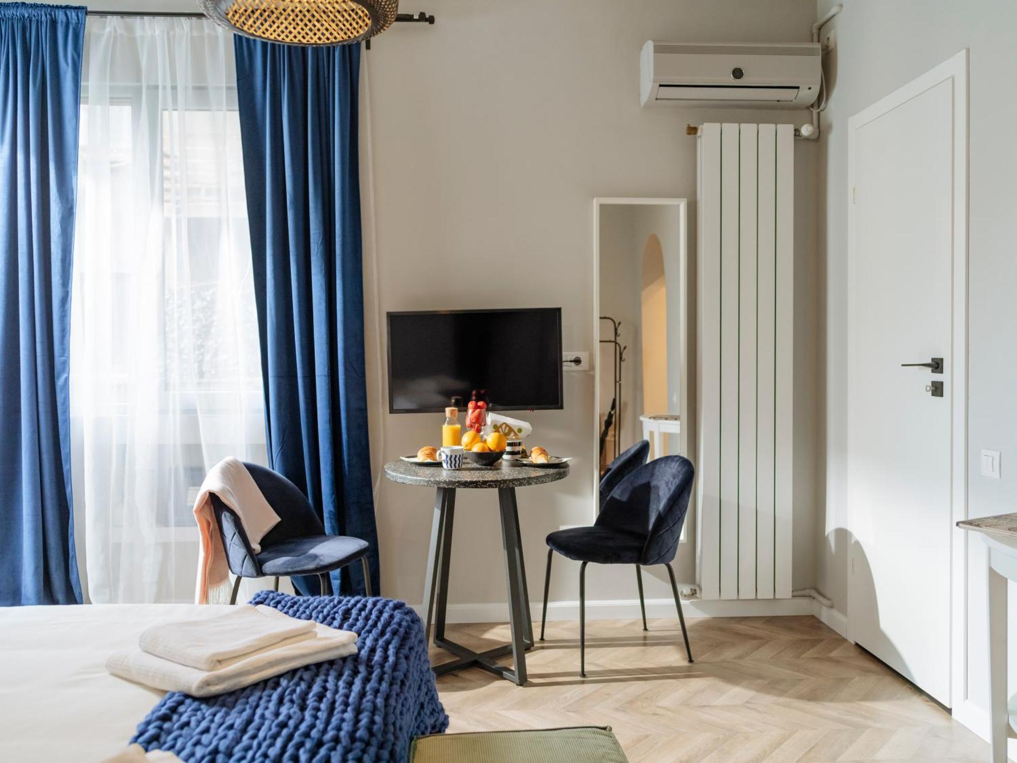 Petite Maison Sur Le Boulevard بوخارست المظهر الخارجي الصورة